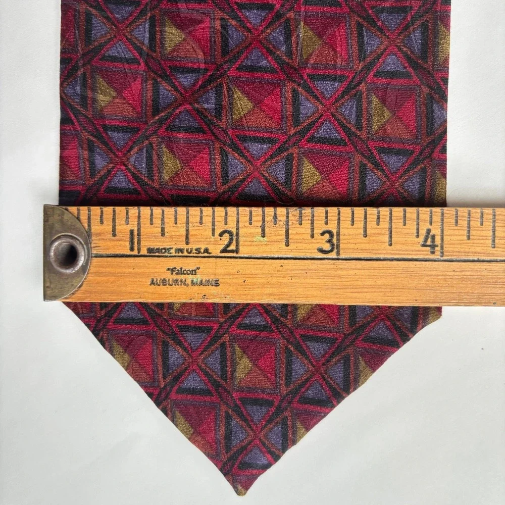 Jhane Barnes Original Fabric Silk Necktie Red Geometric Made in Japan 4x58